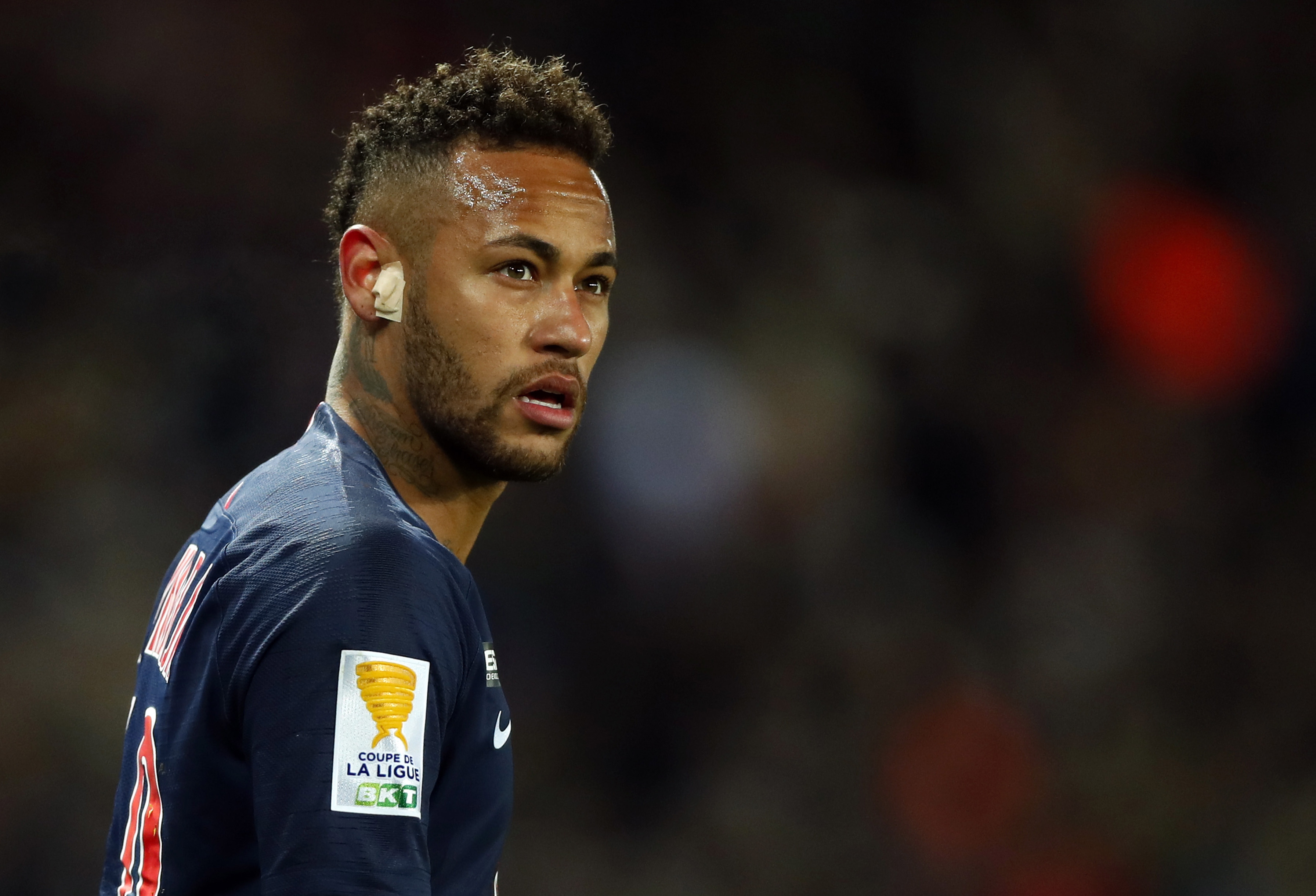 裁判发生激 裁判发生激