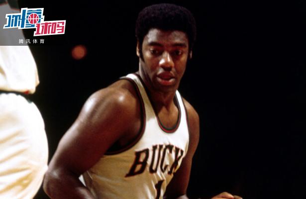 更是两个球 更是两个球