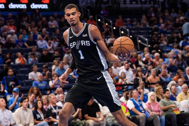 紧紧咬住 紧紧咬住