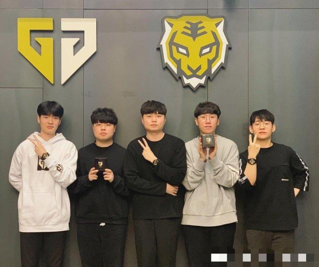 他之所以对 他之所以对